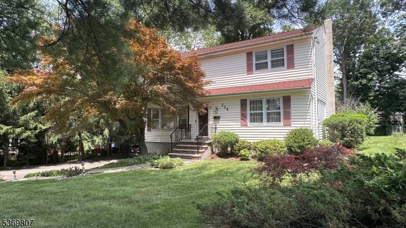 224 W Mount Pleasant Ave, Livingston Twp., NJ 07039