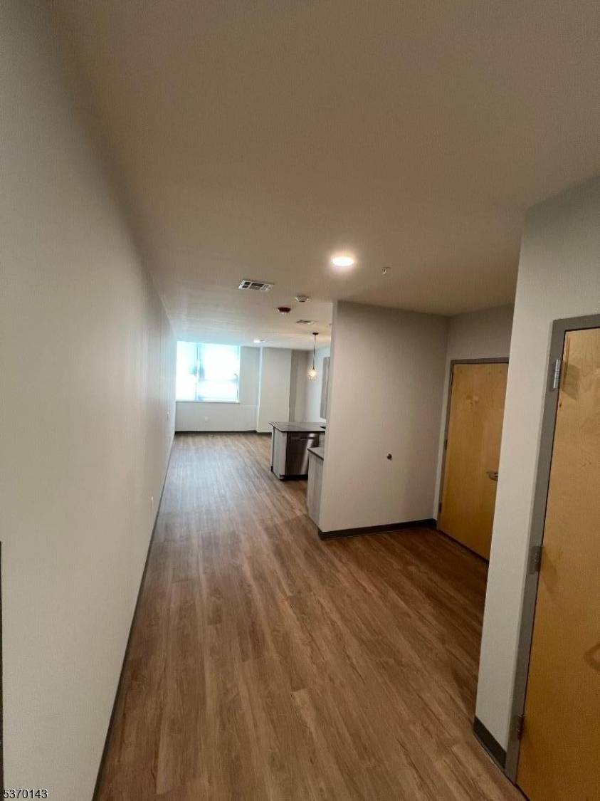 70 W Grand St, Elizabeth City, NJ 07202
