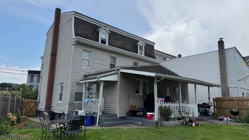 Phillipsburg Town, NJ 08865,15-17 Sitgreaves St
