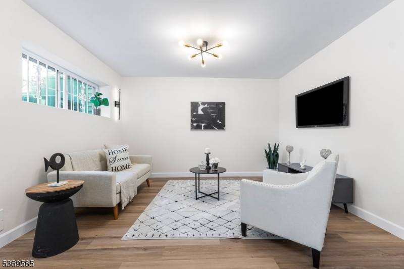 Newark City, NJ 07103,54 S Orange Ave #54