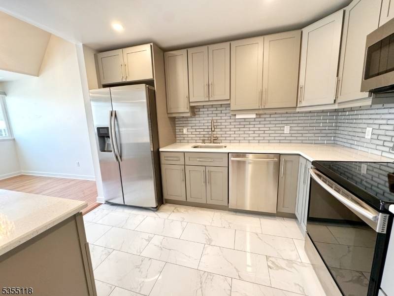 Cedar Grove Twp., NJ 07009,466 Pompton Ave #D