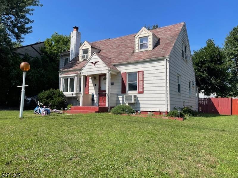 77 Oxford St, Haledon Boro, NJ 07508