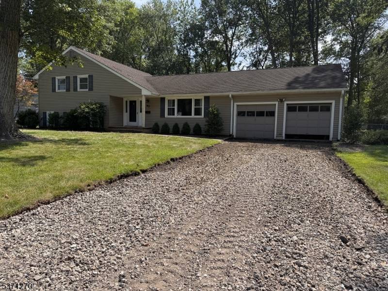Berkeley Heights Twp., NJ 07922,90 Greenbriar Dr