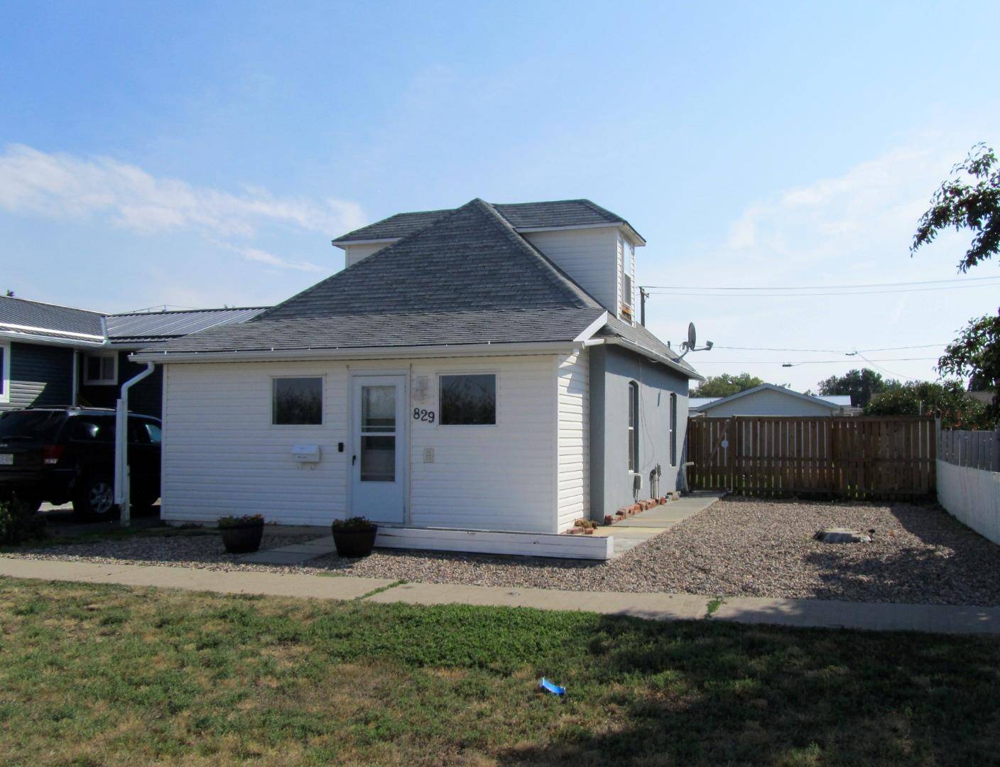 829 Main ST South, Redcliff, AB T0J 2P0
