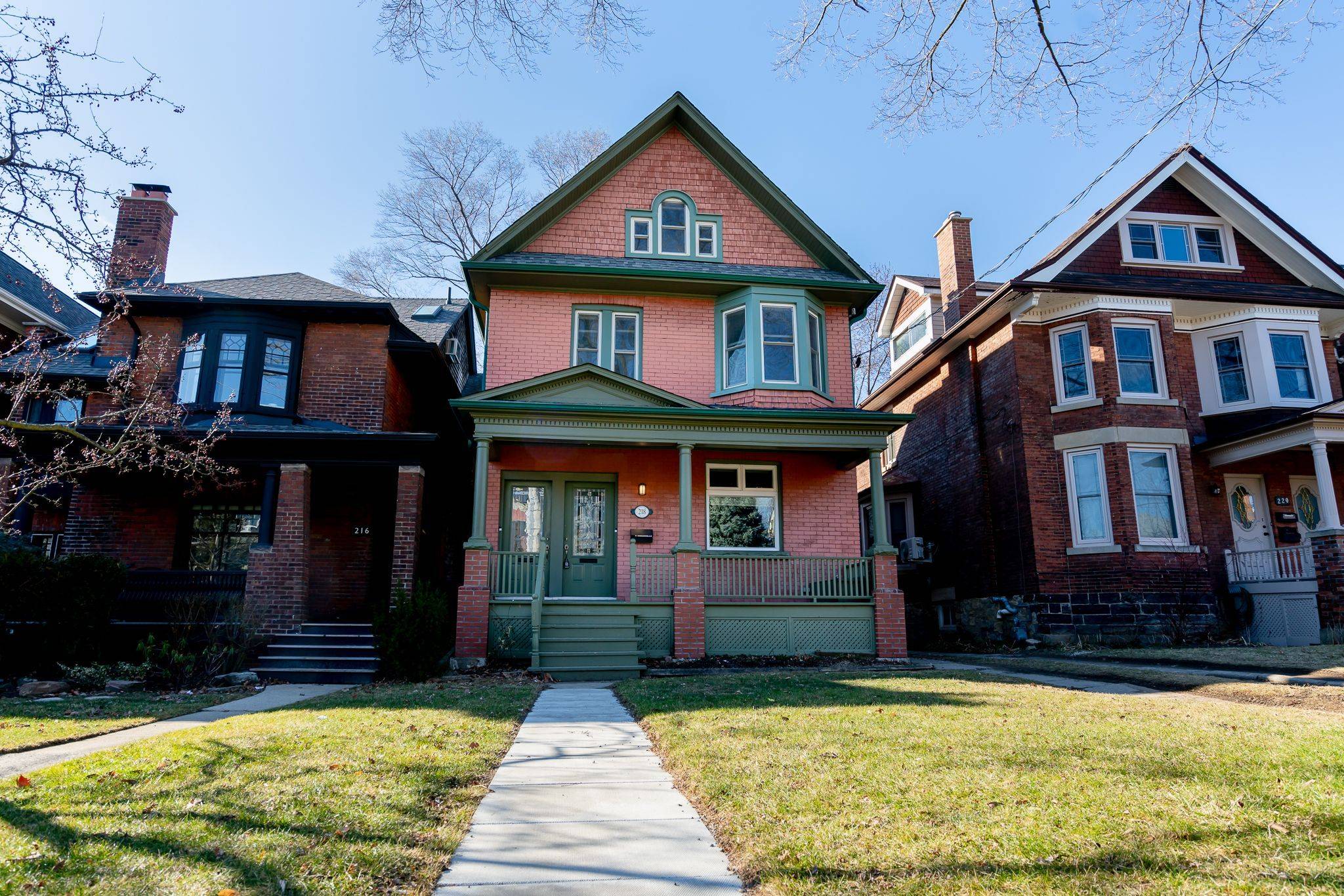 218 Rusholme RD #Lower, Toronto C01, ON M6H 2Y8