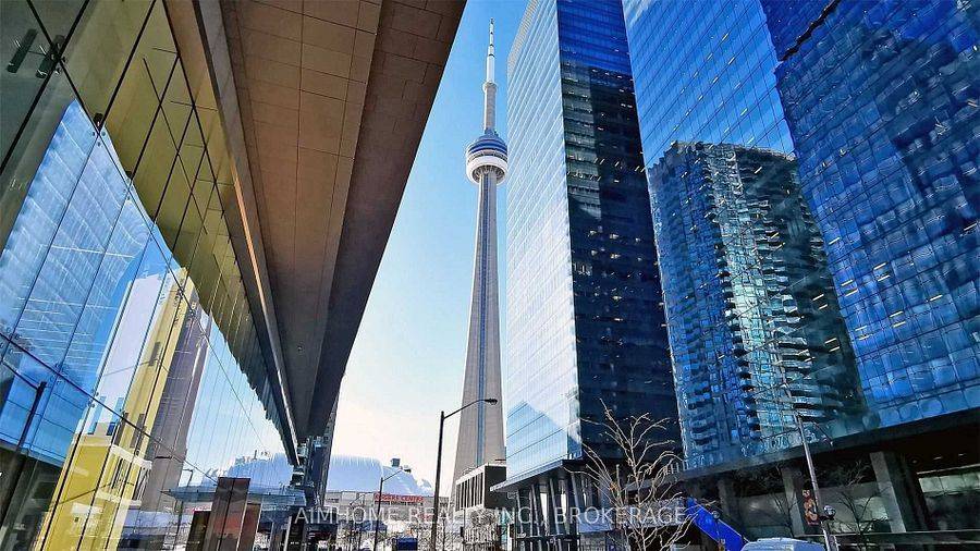 Toronto C01, ON M5J 0B1,14 York ST #5205