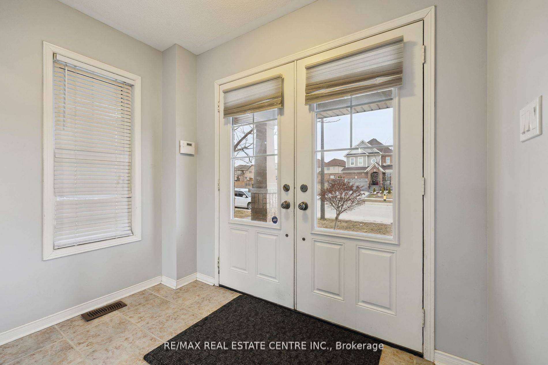 New Tecumseth, ON L9R 0M4,17 Treetops BLVD