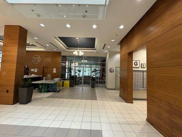 Mississauga, ON L5B 4L2,33 Elm DR #1502