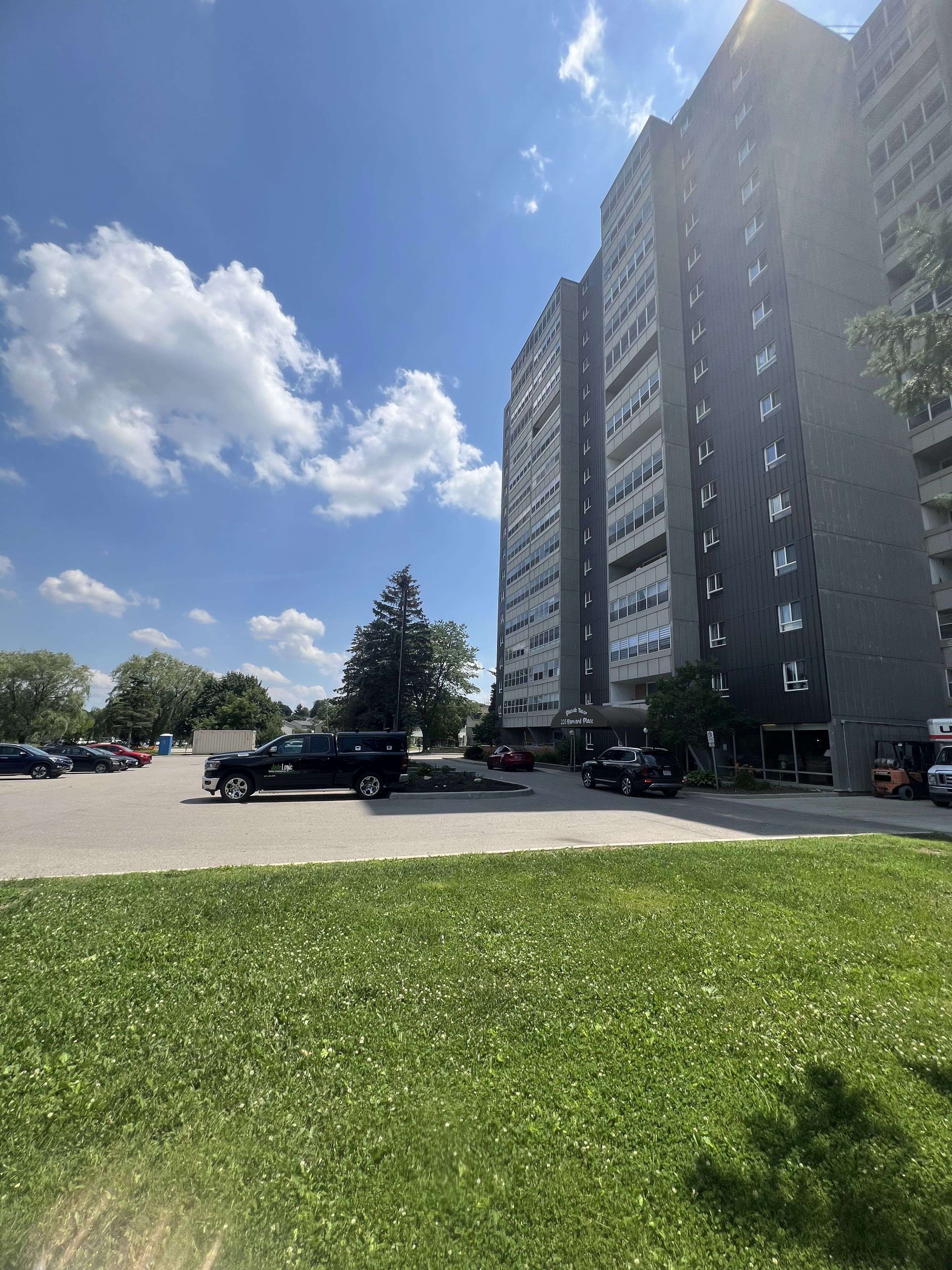 225 Harvard PL #1202, Waterloo, ON N2J 4H4
