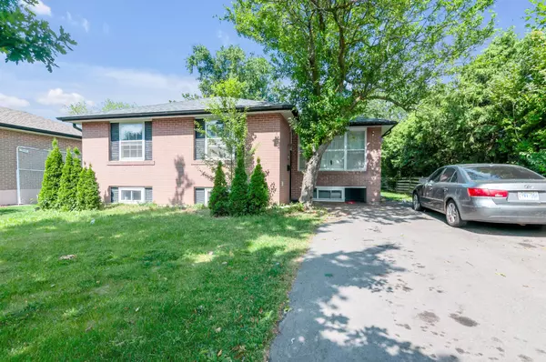 9 Dowling CRES, Brampton, ON L6T 3B8
