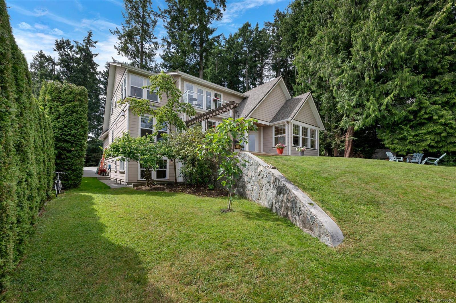 Central Saanich, BC V8M 2H7,7376 Ridgedown Crt