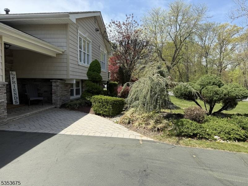 Manalapan Twp., NJ 07726,7 Arthurs Ct