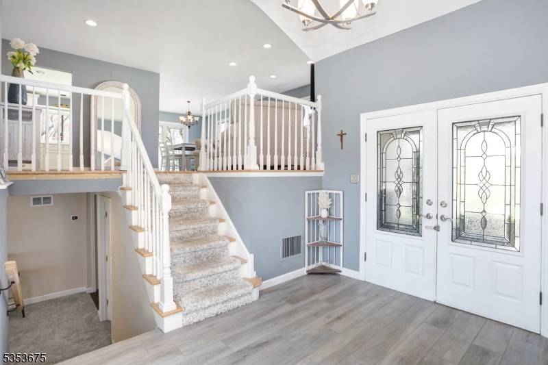 Manalapan Twp., NJ 07726,7 Arthurs Ct