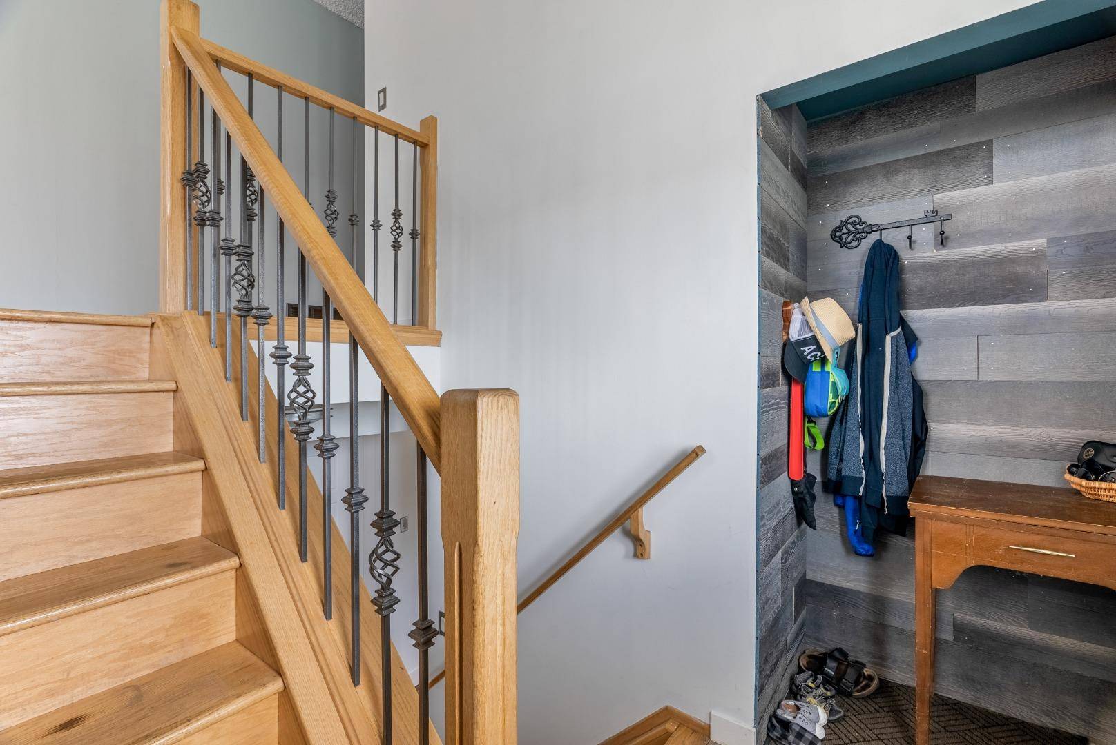 Fort Mcmurray, AB T9K 1R3,122 Woodland DR