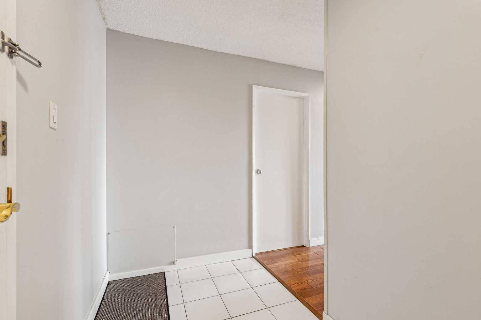 Calgary, AB T2R 0M7,537 14 AVE SW #601