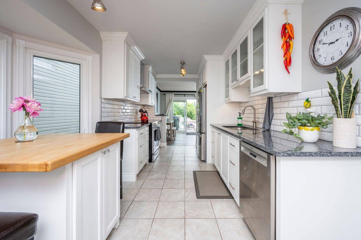 4 Beddington WAY Northeast, Calgary, AB T3K 1M9