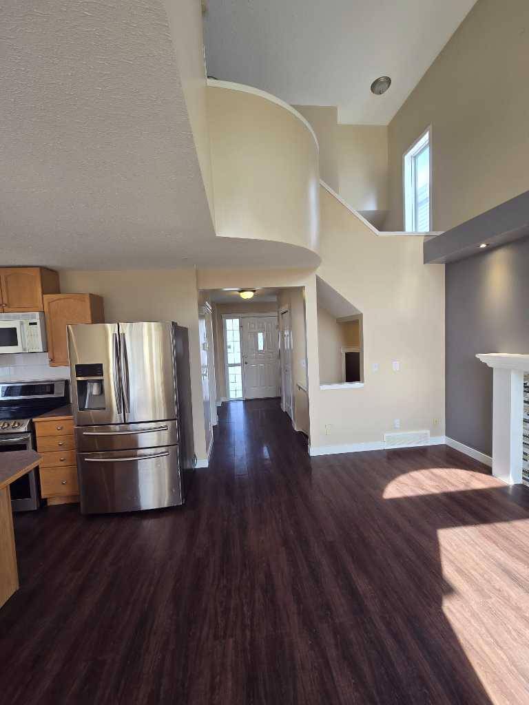 Calgary, AB T3J4L7,84 Martinvalley CRES NE