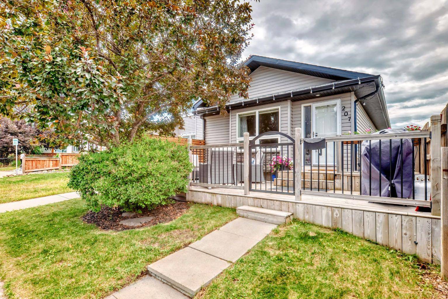 207 Deerview WAY Southeast, Calgary, AB T2J6B4