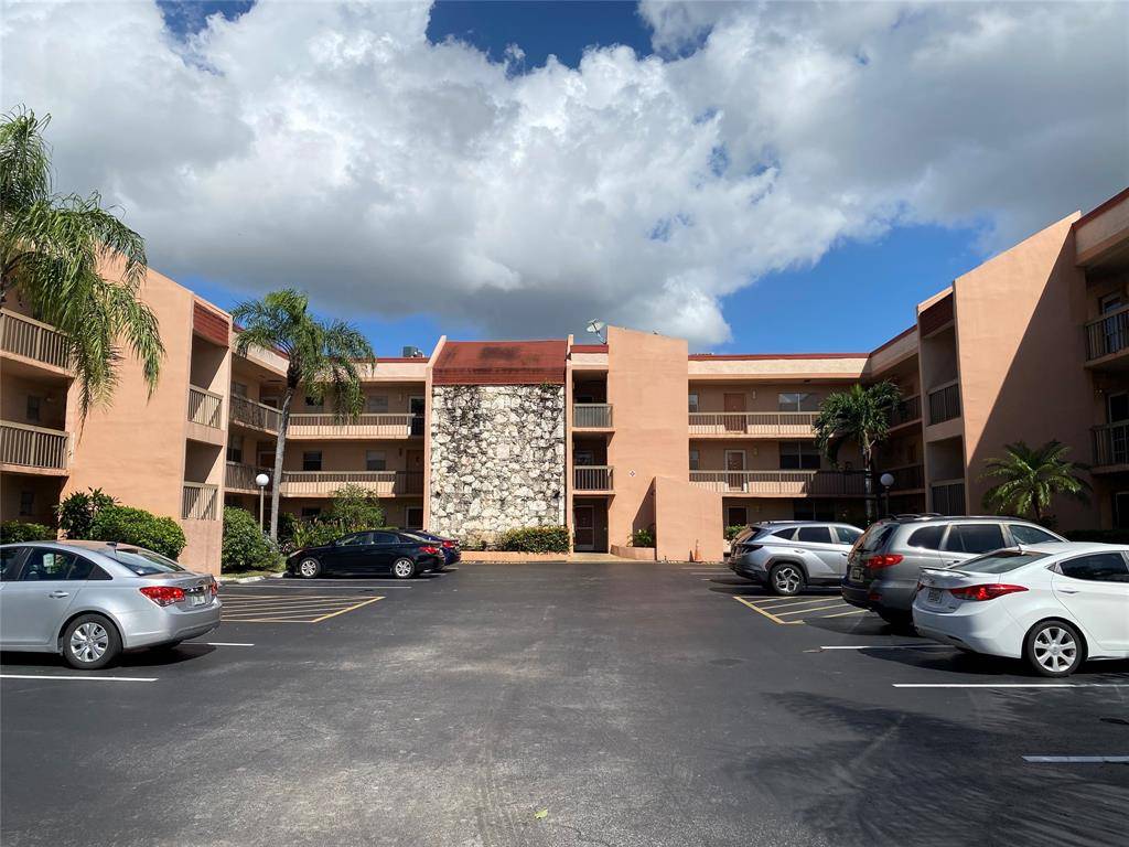 Margate, FL 33063,3050 Holiday Springs Blvd #308