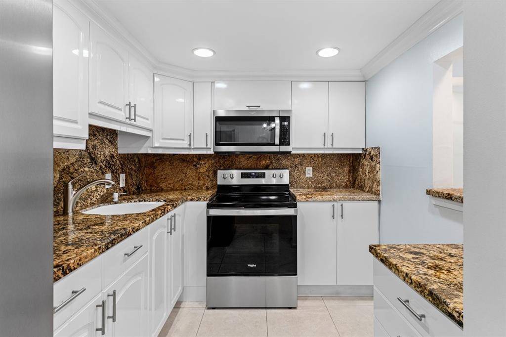 Deerfield Beach, FL 33442,1084 Harwood F #1084
