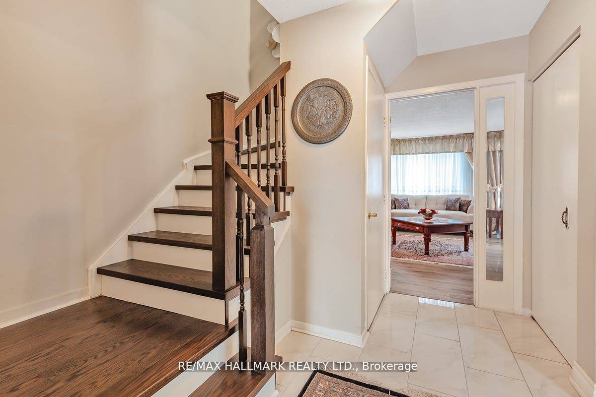 Richmond Hill, ON L4C 5A7,40 Lillooet CRES