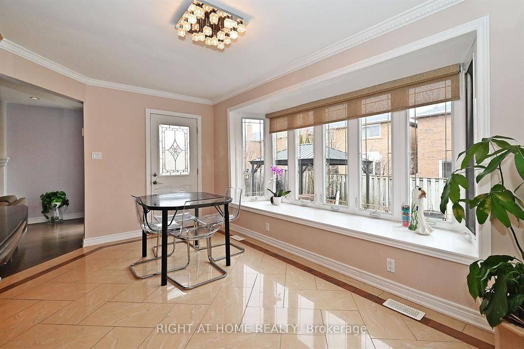 Vaughan, ON L4J 6S9,83 Maques LN