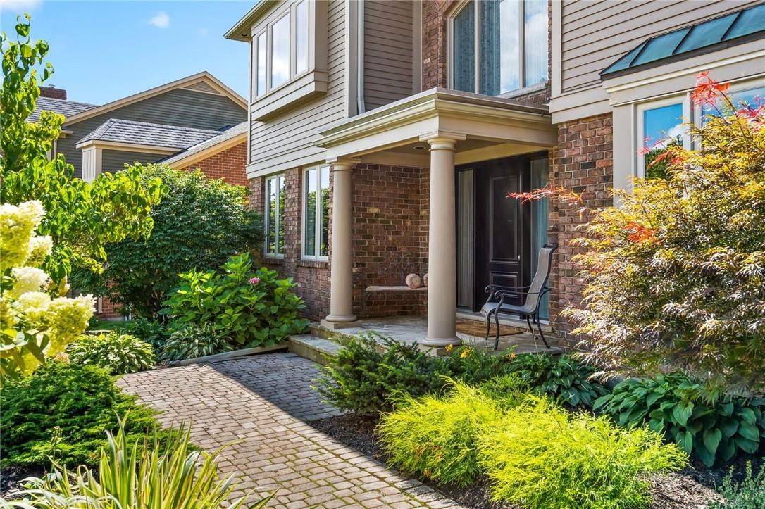 Burlington, ON L7P 3X1,1103 Crofton WAY