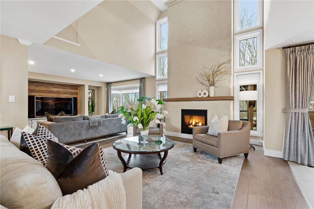 Burlington, ON L7P 3X1,1103 Crofton WAY
