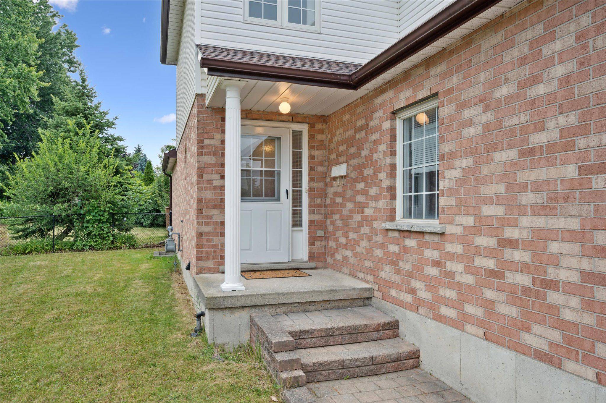 Kitchener, ON N2A 4B9,63 Gregg CT