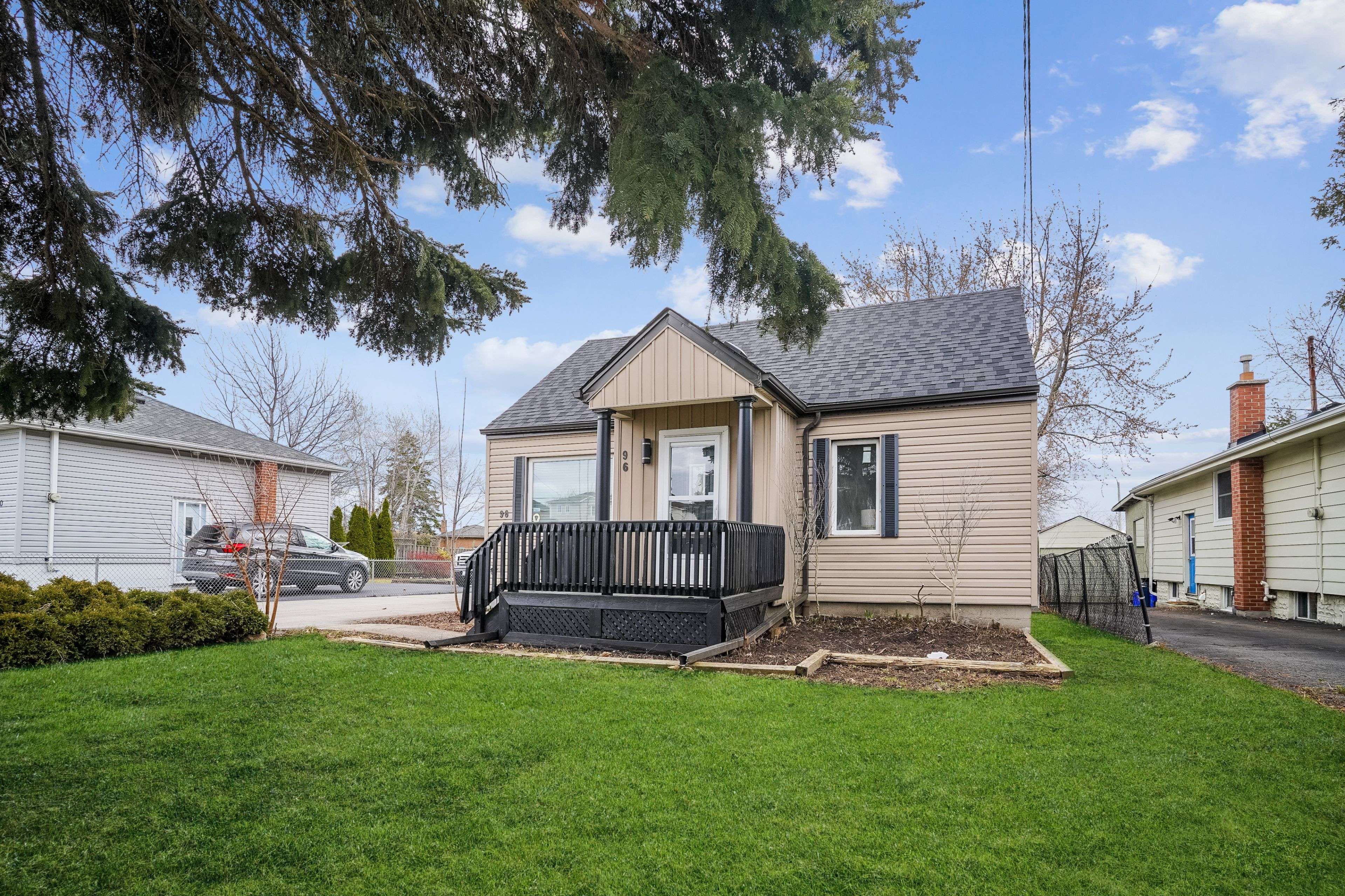 96 MOHAWK RD E, Hamilton, ON L9A 2G9