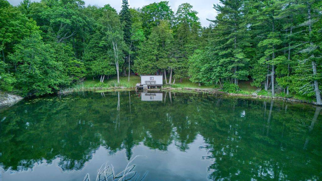 Frontenac, ON K0H 1T0,323 Burns RD