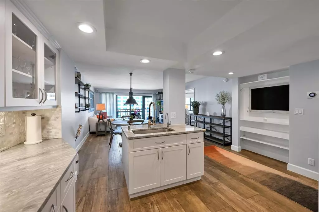 Lauderdale By The Sea, FL 33308,5000 N Ocean Blvd #1106