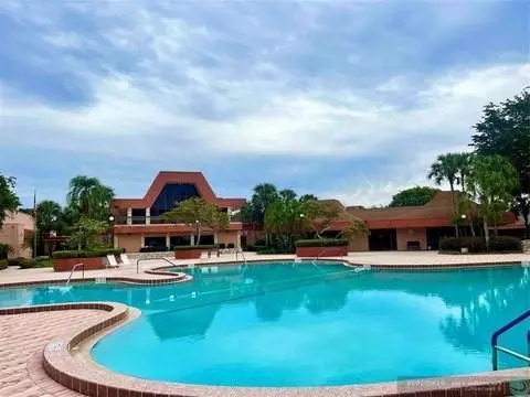Margate, FL 33063,3050 Holiday Springs Blvd #308
