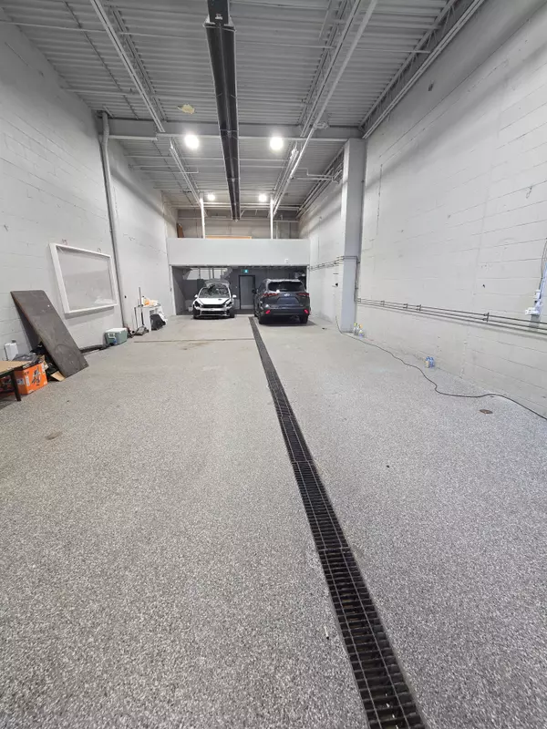 33 Peelar RD #2, Vaughan, ON L4K 1A3