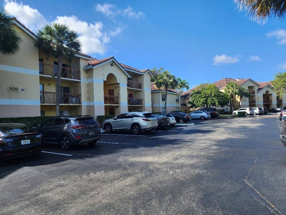 Tamarac, FL 33321,7630 Westwood Dr #328