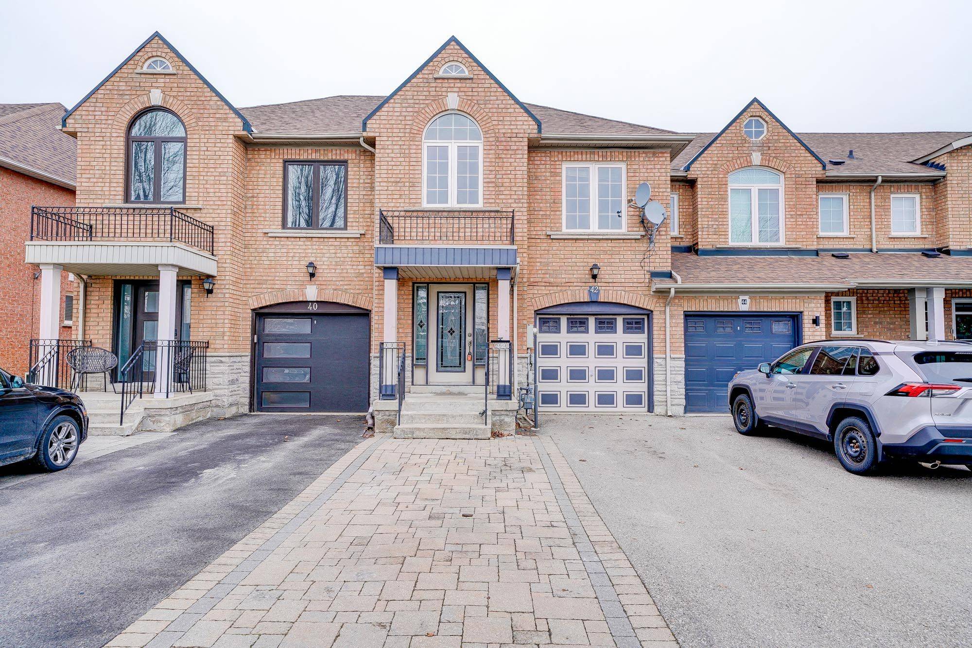 42 Maple Sugar LN, Vaughan, ON L4J 8S5