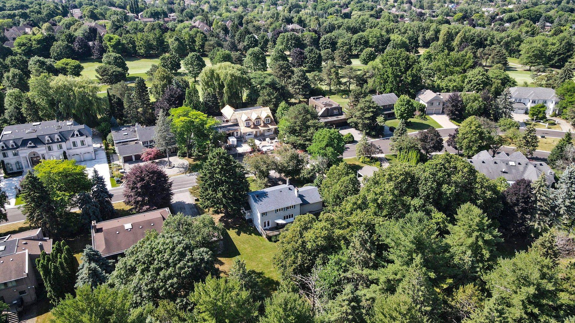 Markham, ON L3T 1K2,12 Fairway Heights CRES