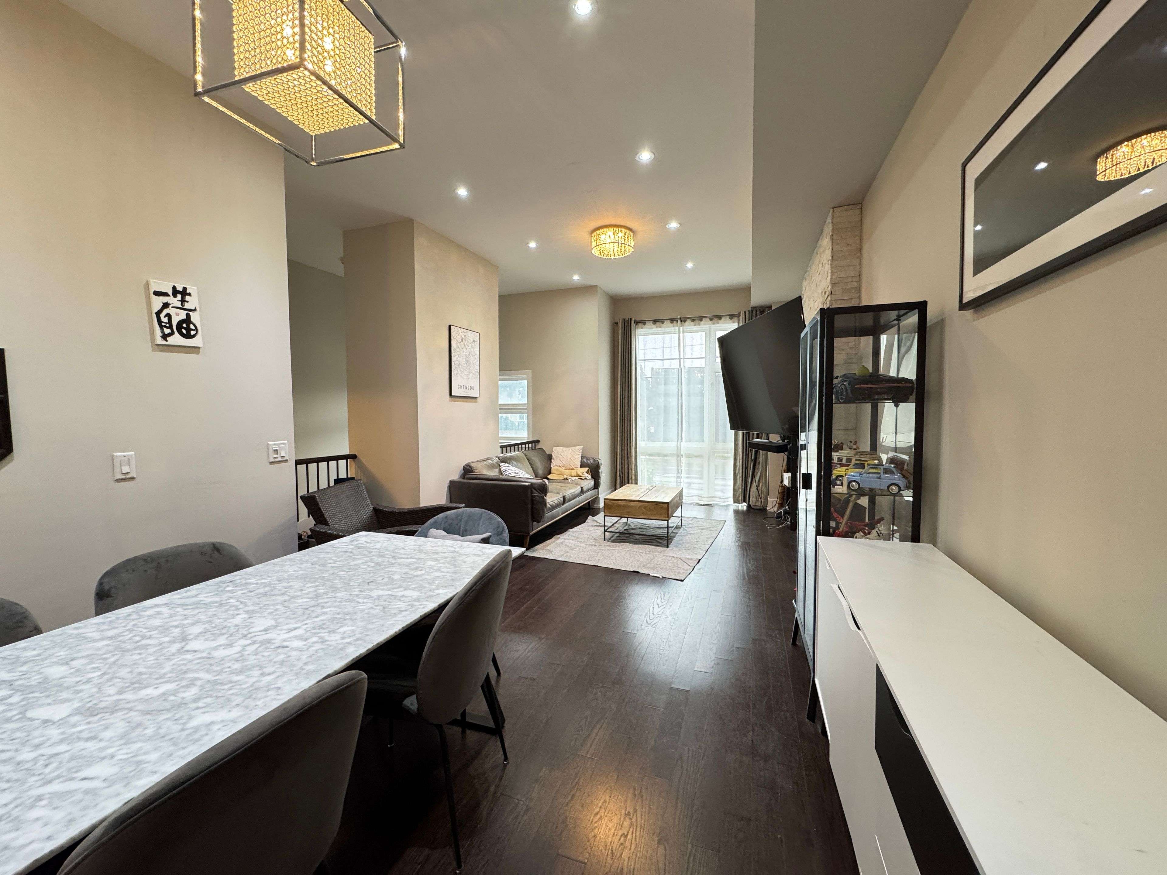 Vaughan, ON L4J 0K1,9142 Bathurst ST