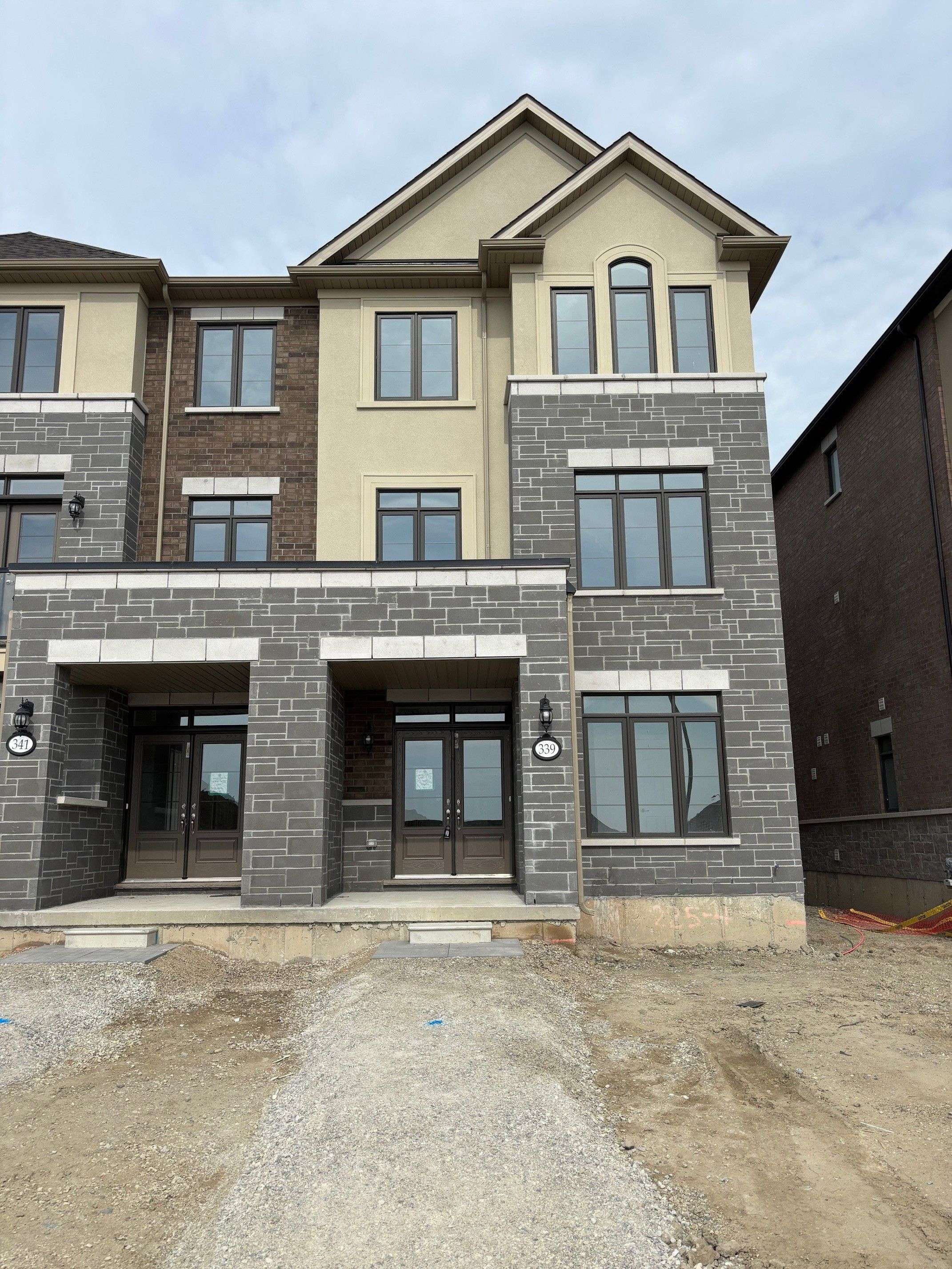 Brampton, ON L6R 4E6,339 INSPIRE BLVD
