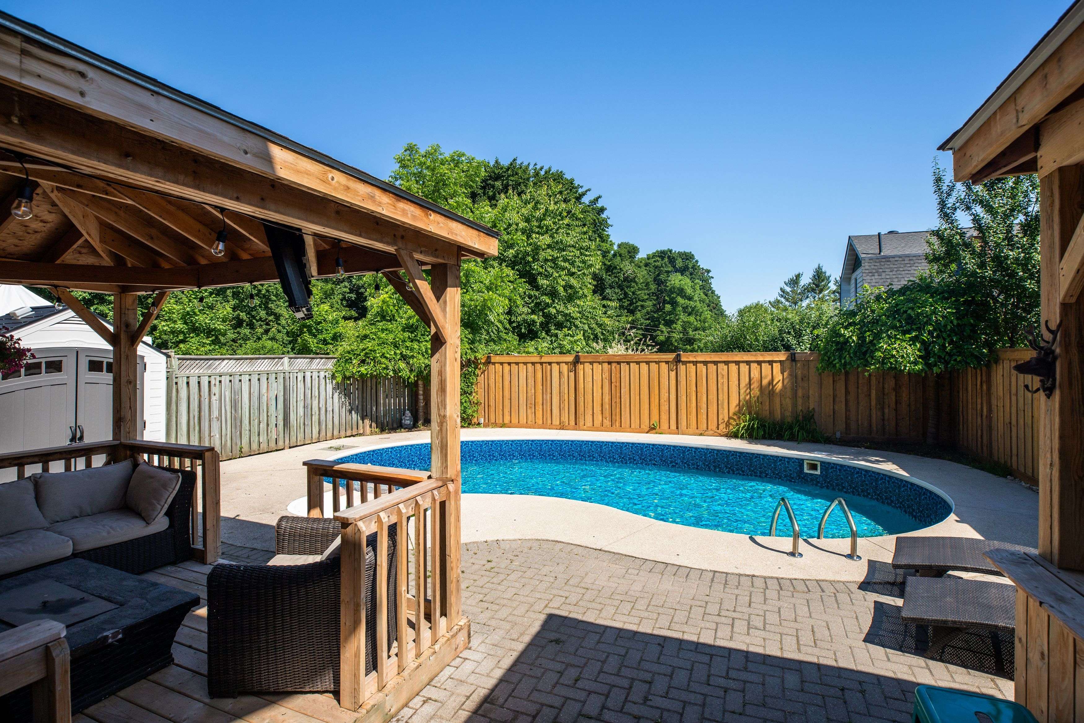 Owen Sound, ON N4K 1L9,786 8th ST E