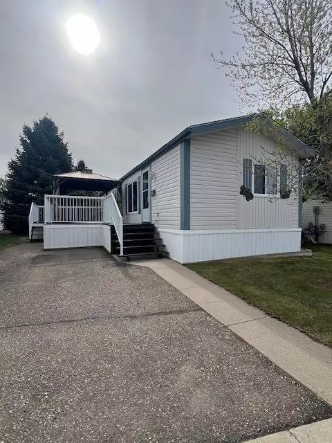 Medicine Hat, AB T1b 4M3,1600 Strachan RD SE #25
