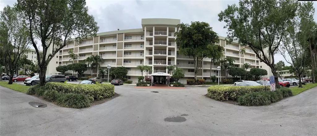 Pompano Beach, FL 33069,3150 N Course Ln #610