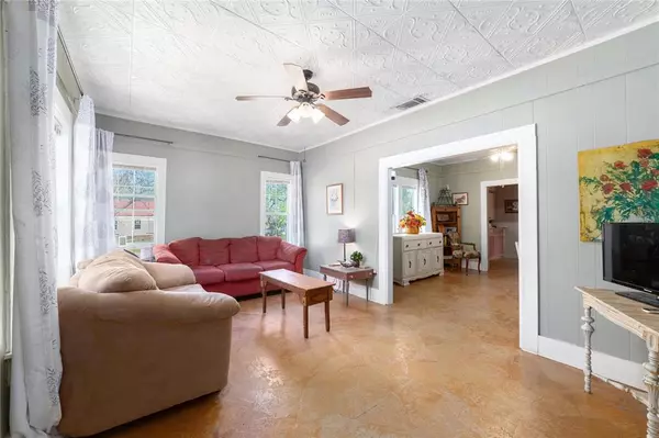De Leon, TX 76444,601 E Ross Avenue