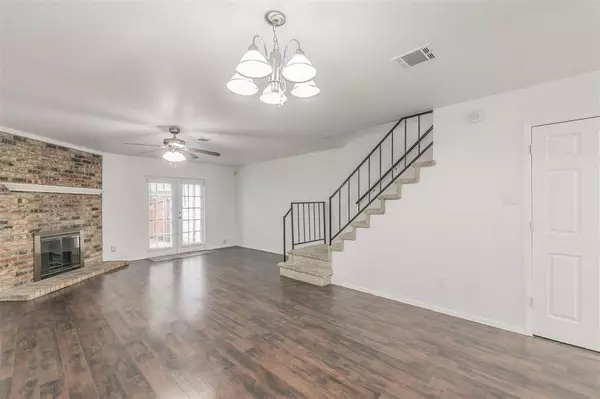 Euless, TX 76039,54 Abbey Road
