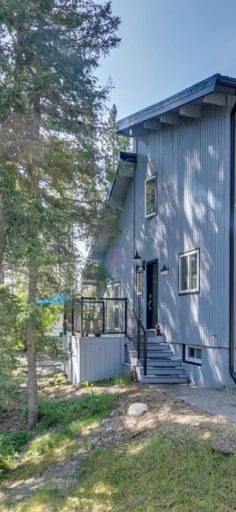 Bragg Creek, AB T0L 0K0,105 Bracken RD