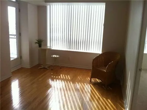 Richmond Hill, ON L4C 0T5,350 Red Maple RD S #408