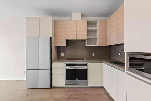 396 Highway 7 N/A E #809, Richmond Hill, ON L4B 0G7