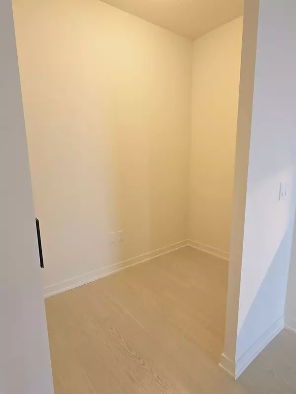 Toronto W06, ON M8V 0G9,38 Annie Craig DR #PH207