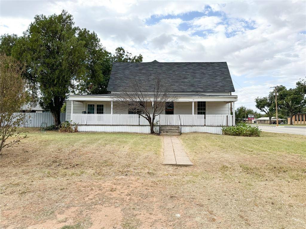 511 N Tackitt Street, Seymour, TX 76380