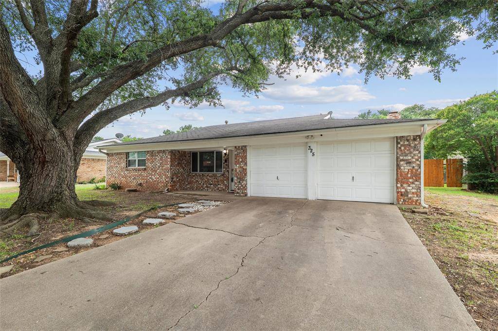 325 Belmont Street, Hurst, TX 76053